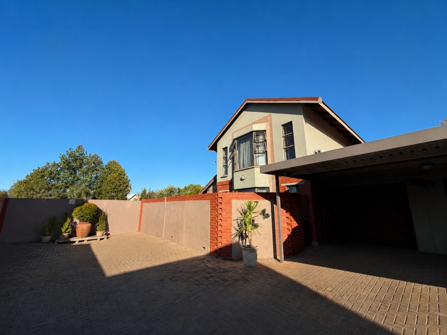 3 Bedroom Property for Sale in Universitas Free State